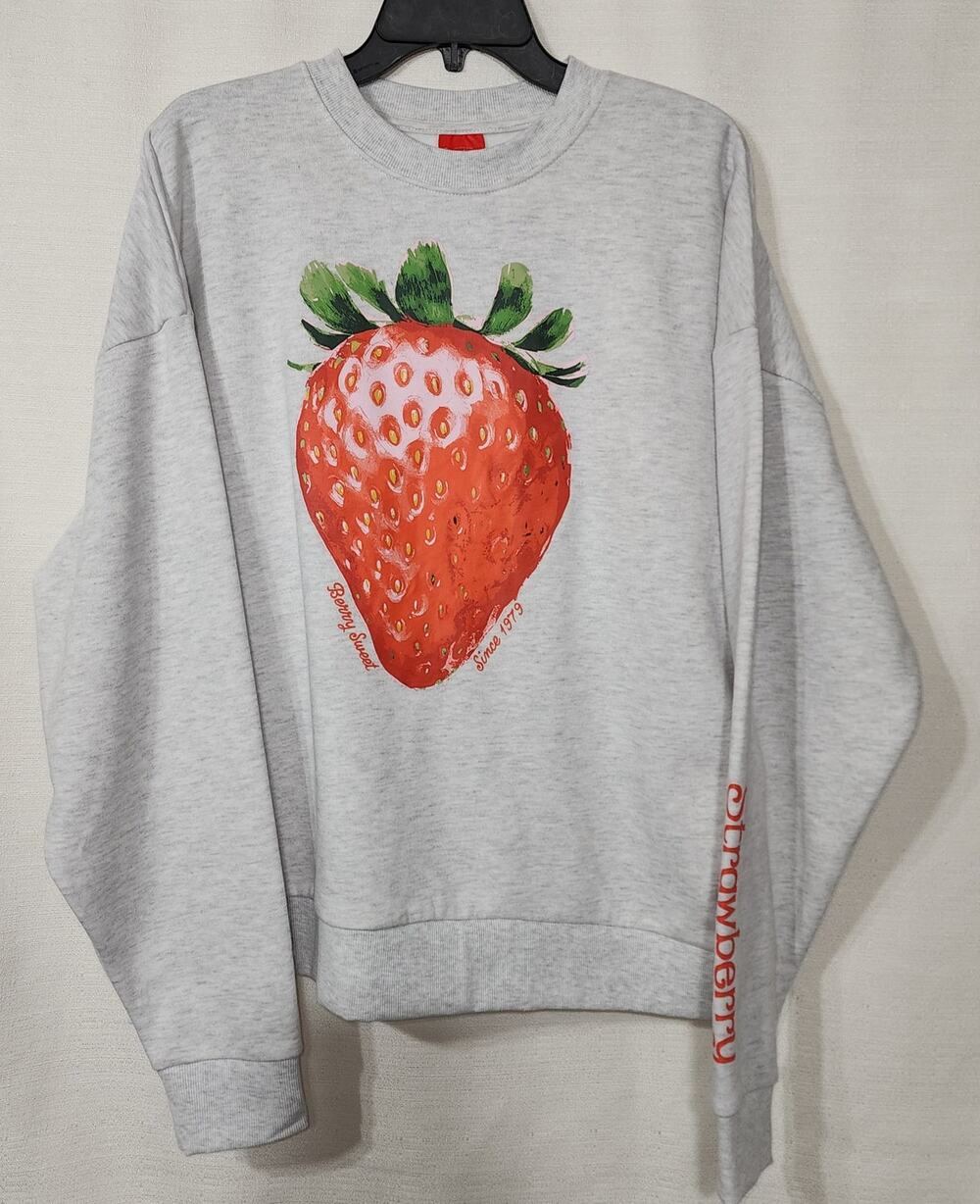 Strawberry shortcake strawberry sweatshirt women's size medium